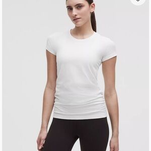 Swiftly Tech Short-Sleeve Shirt 2.0
Hip Length